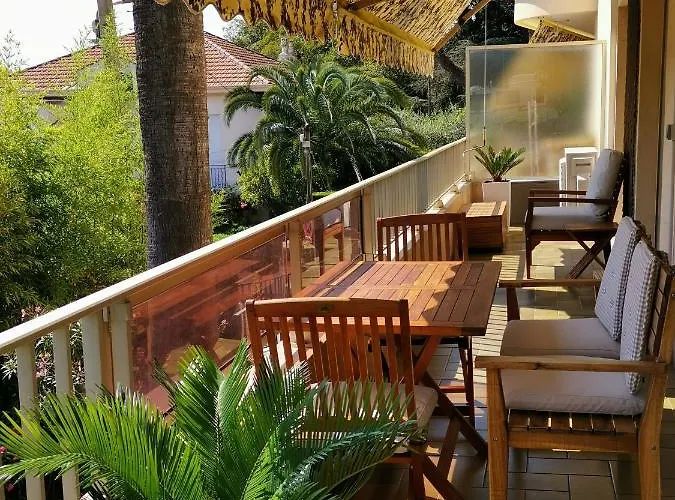 LE CHESTER Appartement 3 pièces Cannes proche Croisette bord de mer